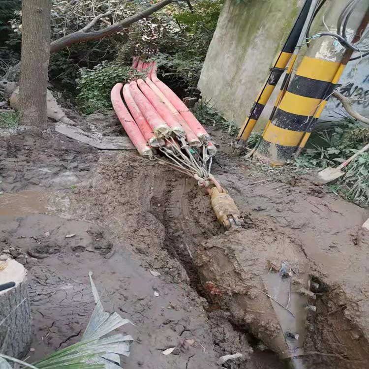 弓长岭拖拉管